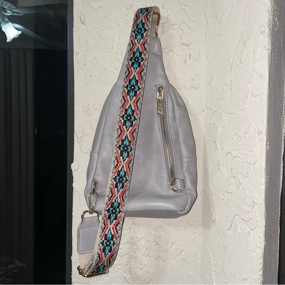 Chic Silver Leather Backpack With Patterned Strap - image 3